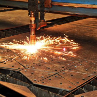 Cum influențează tipul de laser (CO₂ vs. fibră optică) procesul de tăiere al panourilor de gard