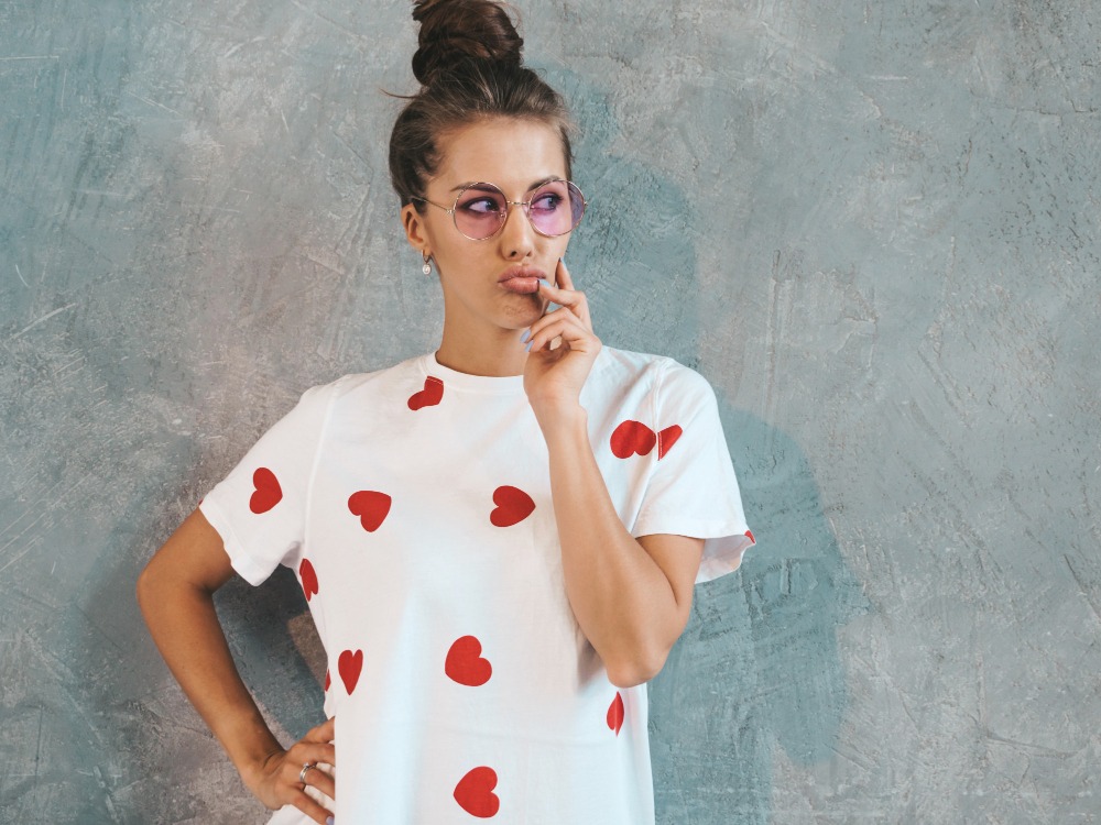 Tricourile personalizate sunt disponibile în modele unisex?