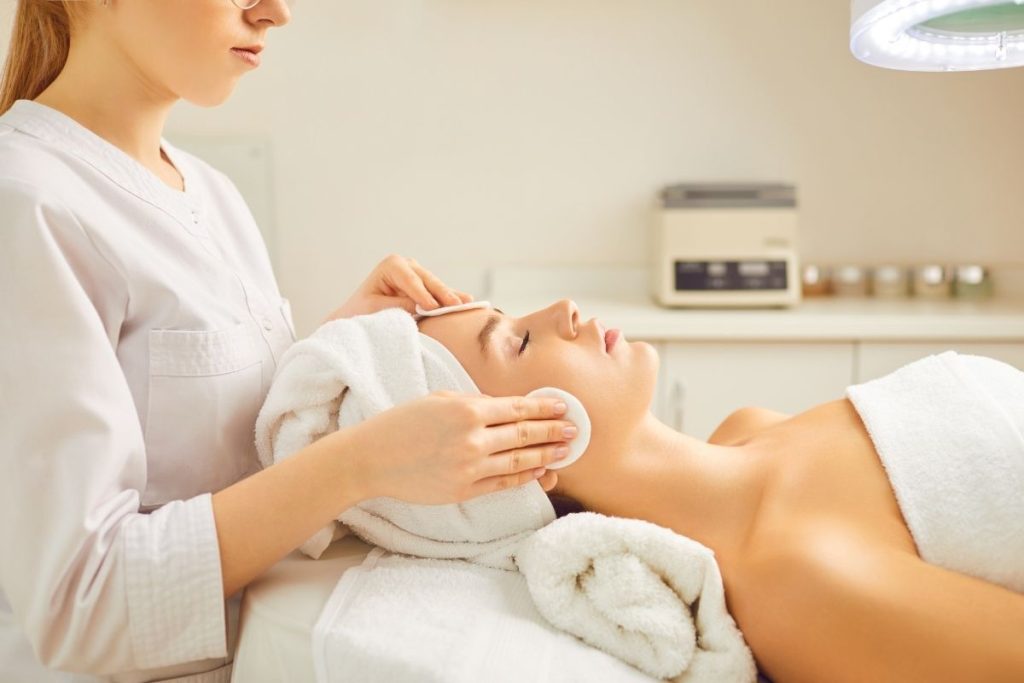 curs cosmetica acreditat