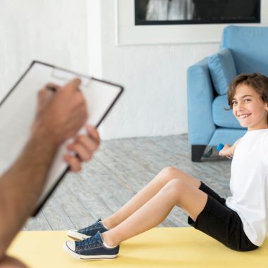 Kinetoterapie copii vs. antrenament sportiv: unde tragem linia?