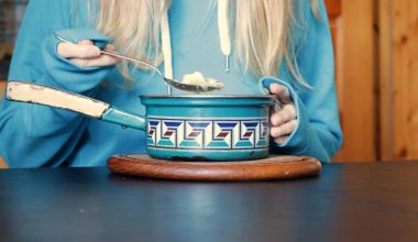 Cele mai potrivite garnituri pentru friptura de miel în stil grecesc