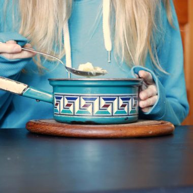 Cele mai potrivite garnituri pentru friptura de miel în stil grecesc