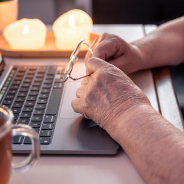 Cum poți planifica din timp bugetul pentru un cămin de bătrâni?