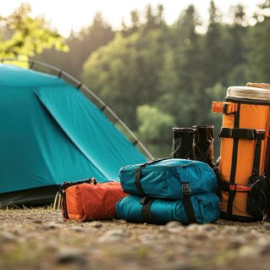 Cum îți protejezi echipamentul de camping împotriva umezelii?
