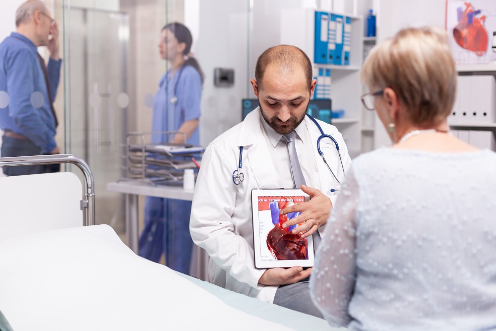 Diferența dintre cardiolog și cardiolog intervenționist, explicată pe înțelesul pacientului