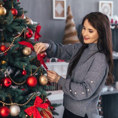 De ce unii brazi artificiali ieftini par mai bogați decât modele mai scumpe?